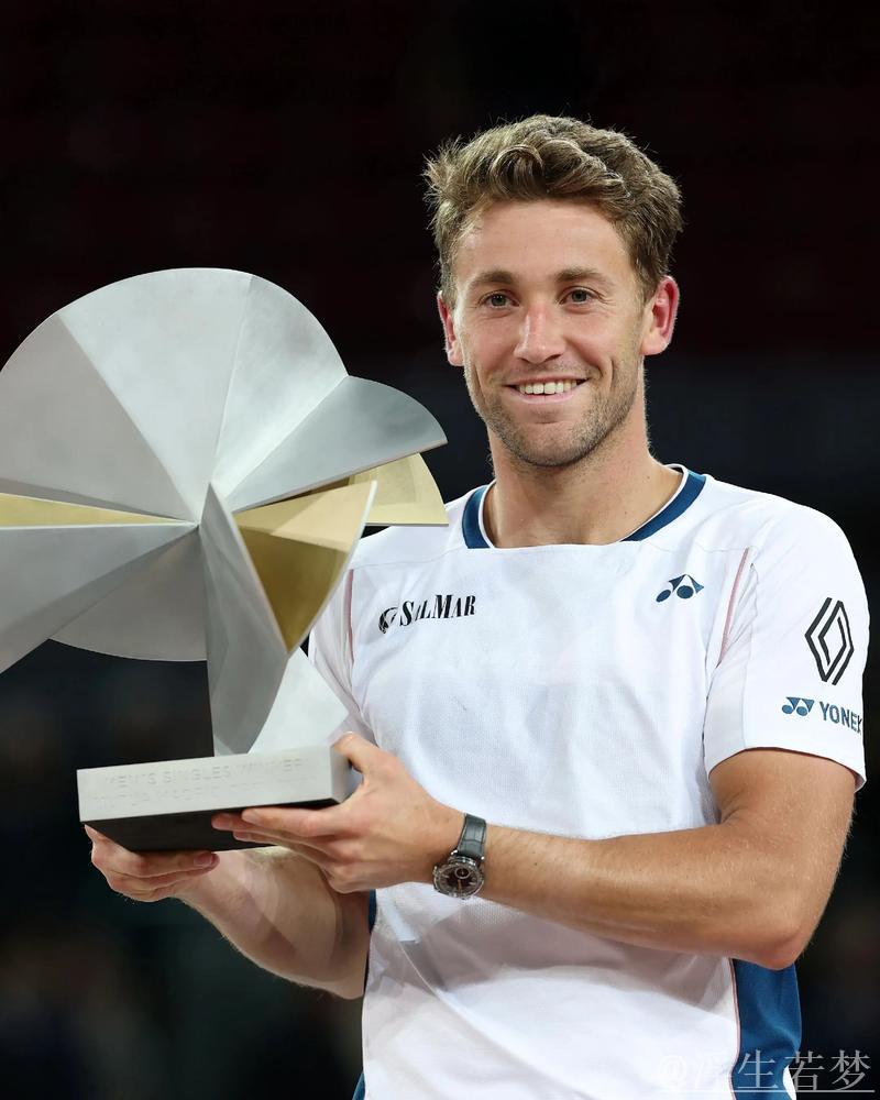 鲁德挺进马德里大师赛决赛,裁判争议引热议 鲁德挺进马德里大师赛决赛,裁判争议引热议