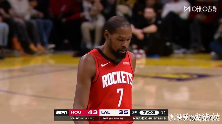 湖人三崩重演!杜兰特回归助太阳大胜湖人终结5连败 湖人三崩重演!杜兰特回归助太阳大胜湖人终结5连败